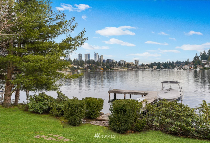 130 Overlake, Medina, Washington 98039, 4 Bedrooms Bedrooms, ,2 BathroomsBathrooms,Residential,For Sale,Overlake,NWM1884200