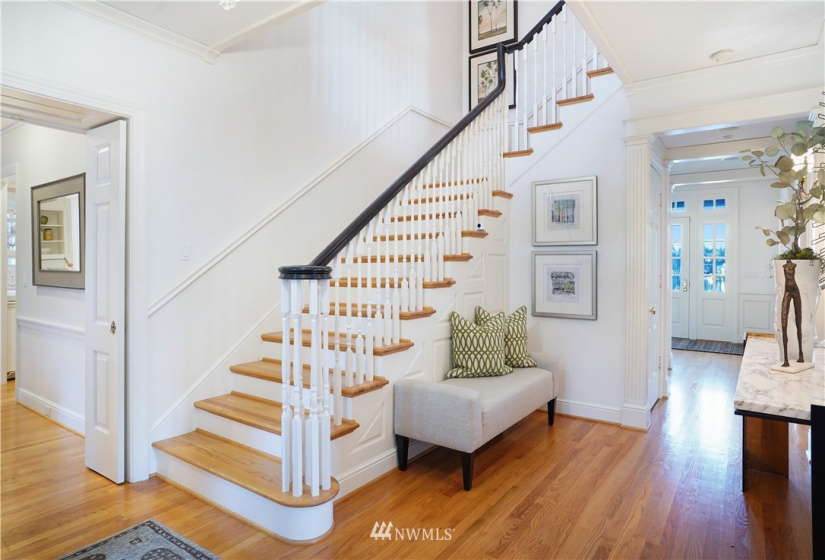 130 Overlake, Medina, Washington 98039, 4 Bedrooms Bedrooms, ,2 BathroomsBathrooms,Residential,For Sale,Overlake,NWM1884200