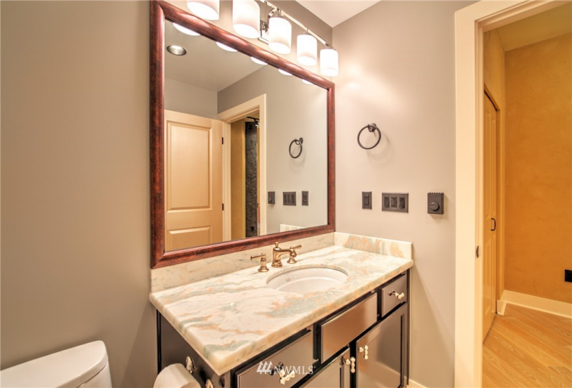 7800 27th, Mercer Island, Washington 98040, 3 Bedrooms Bedrooms, ,2 BathroomsBathrooms,Residential,For Sale,7800 Plaza,27th,NWM1884582