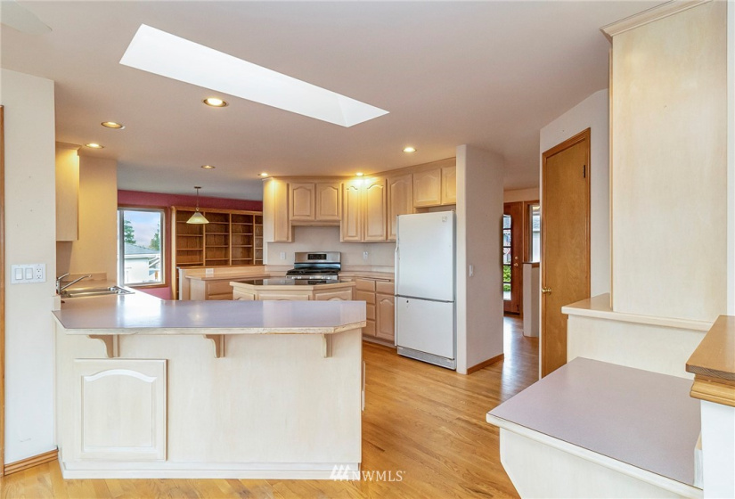 1331 Suncrest, Snohomish, Washington 98290, 3 Bedrooms Bedrooms, ,2 BathroomsBathrooms,Residential,For Sale,Suncrest,NWM1883948