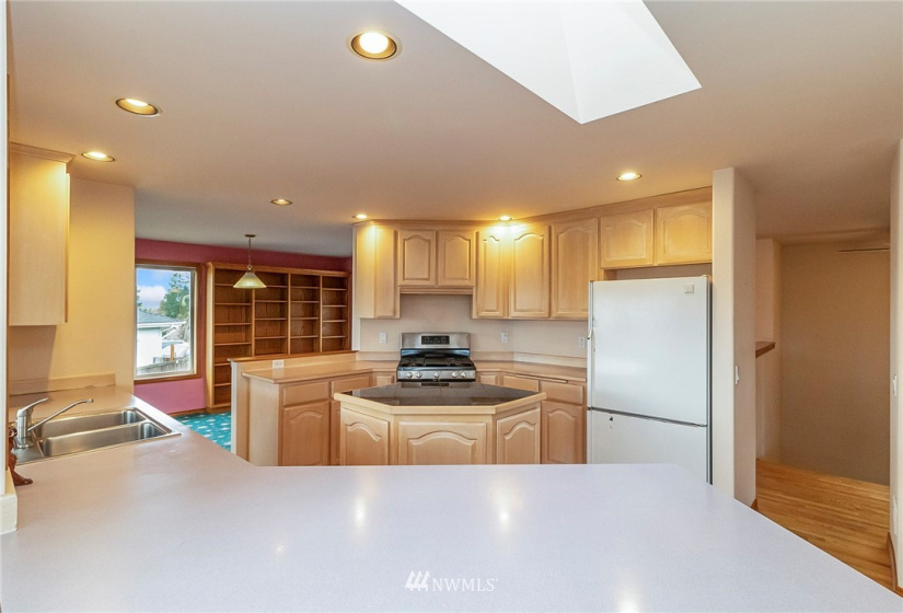 1331 Suncrest, Snohomish, Washington 98290, 3 Bedrooms Bedrooms, ,2 BathroomsBathrooms,Residential,For Sale,Suncrest,NWM1883948