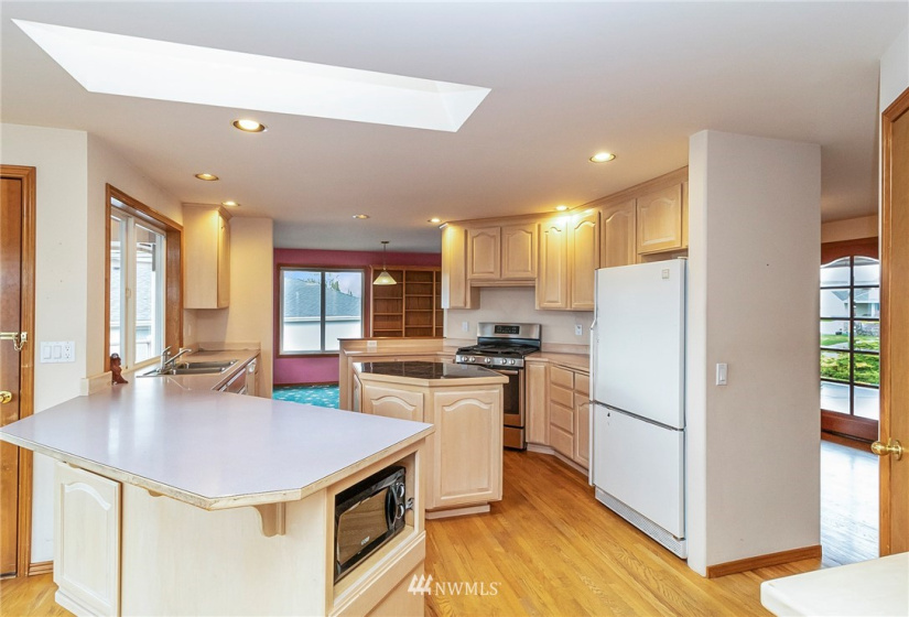 1331 Suncrest, Snohomish, Washington 98290, 3 Bedrooms Bedrooms, ,2 BathroomsBathrooms,Residential,For Sale,Suncrest,NWM1883948