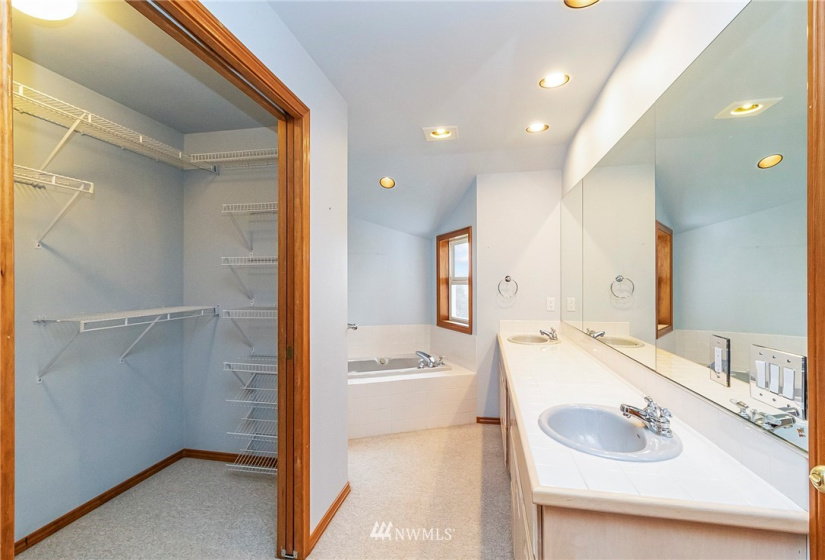 1331 Suncrest, Snohomish, Washington 98290, 3 Bedrooms Bedrooms, ,2 BathroomsBathrooms,Residential,For Sale,Suncrest,NWM1883948