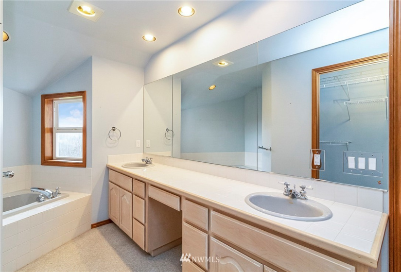 1331 Suncrest, Snohomish, Washington 98290, 3 Bedrooms Bedrooms, ,2 BathroomsBathrooms,Residential,For Sale,Suncrest,NWM1883948