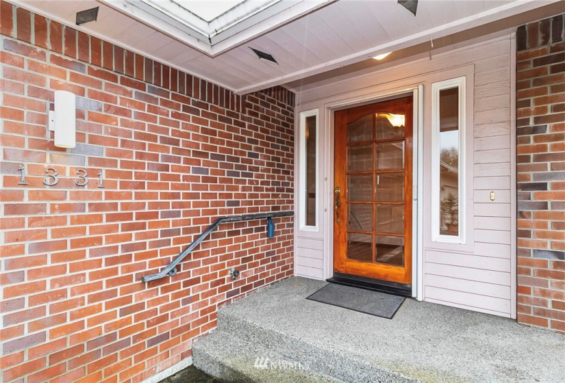 1331 Suncrest, Snohomish, Washington 98290, 3 Bedrooms Bedrooms, ,2 BathroomsBathrooms,Residential,For Sale,Suncrest,NWM1883948