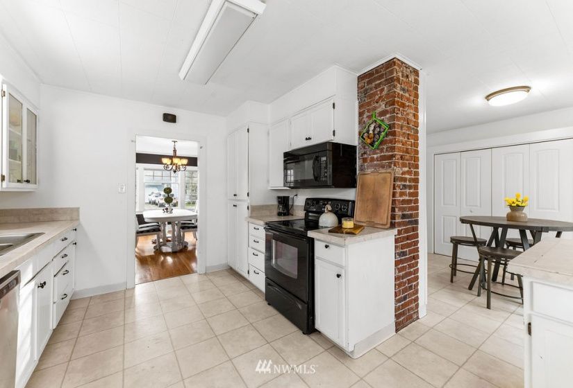 2618 Fir, Longview, Washington 98632, 4 Bedrooms Bedrooms, ,2 BathroomsBathrooms,Residential,For Sale,Fir,NWM1884716