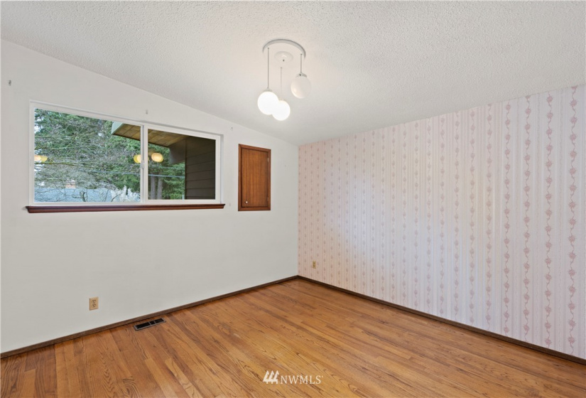 3323 158th, Lake Forest Park, Washington 98155, 4 Bedrooms Bedrooms, ,1 BathroomBathrooms,Residential,For Sale,158th,NWM1881459