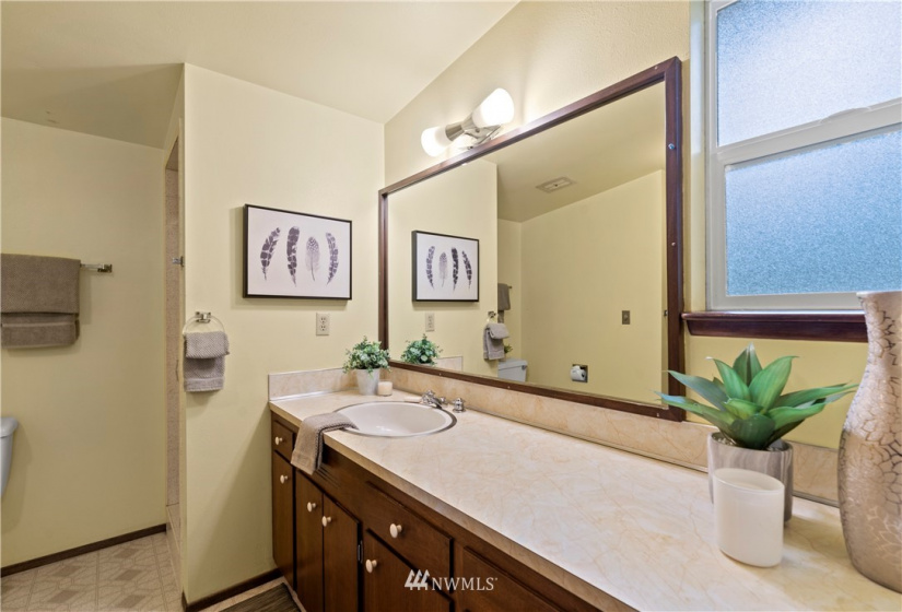 3323 158th, Lake Forest Park, Washington 98155, 4 Bedrooms Bedrooms, ,1 BathroomBathrooms,Residential,For Sale,158th,NWM1881459