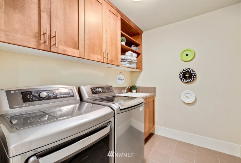 684 235th, Sammamish, Washington 98074, 5 Bedrooms Bedrooms, ,4 BathroomsBathrooms,Residential,For Sale,235th,NWM1883376