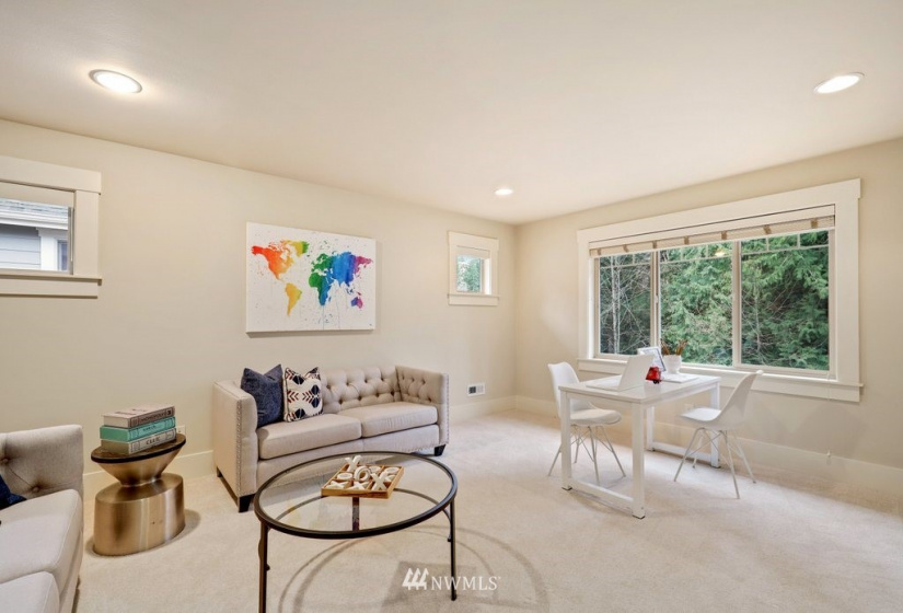 684 235th, Sammamish, Washington 98074, 5 Bedrooms Bedrooms, ,4 BathroomsBathrooms,Residential,For Sale,235th,NWM1883376