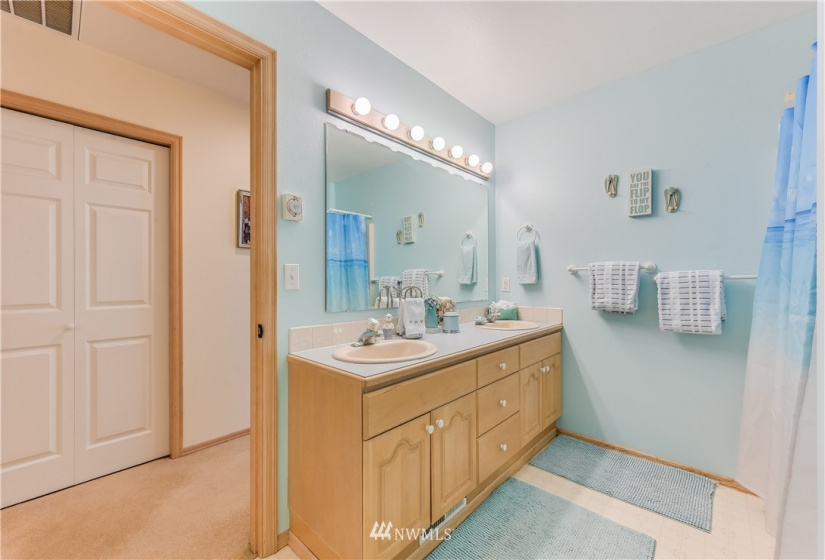 1042 Nootka, Fox Island, Washington 98042, 4 Bedrooms Bedrooms, ,2 BathroomsBathrooms,Residential,For Sale,Nootka,NWM1884176