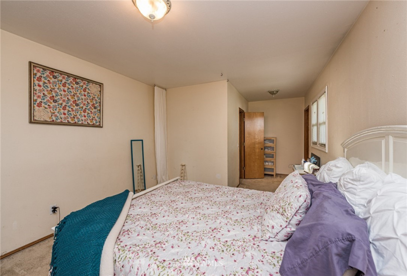 522 Race, Port Angeles, Washington 98362, 4 Bedrooms Bedrooms, ,2 BathroomsBathrooms,Residential,For Sale,Race,NWM1880412