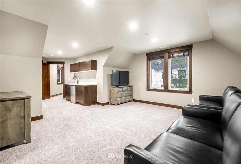 121 Wood Rose, Cle Elum, Washington 98922, 4 Bedrooms Bedrooms, ,4 BathroomsBathrooms,Residential,For Sale,Wood Rose,NWM1884286