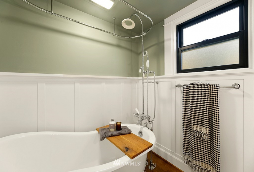 8014 20th, Seattle, Washington 98115, 3 Bedrooms Bedrooms, ,2 BathroomsBathrooms,Residential,For Sale,Hayes Park Add,20th,NWM1884249