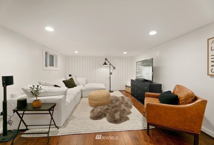 8014 20th, Seattle, Washington 98115, 3 Bedrooms Bedrooms, ,2 BathroomsBathrooms,Residential,For Sale,Hayes Park Add,20th,NWM1884249