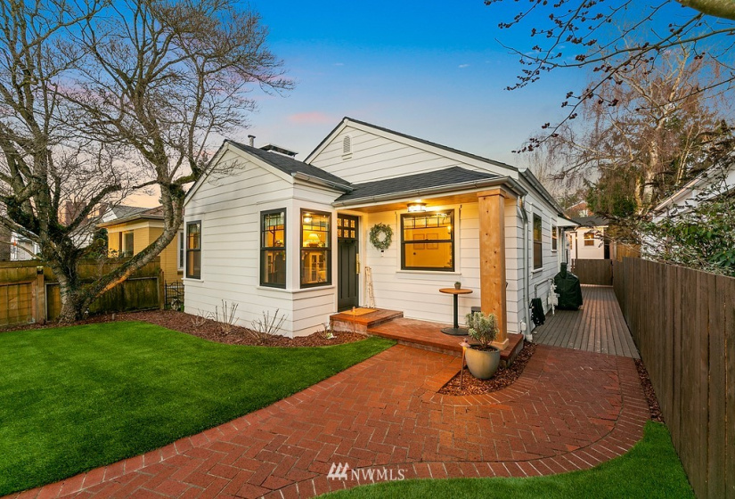 8014 20th, Seattle, Washington 98115, 3 Bedrooms Bedrooms, ,2 BathroomsBathrooms,Residential,For Sale,Hayes Park Add,20th,NWM1884249