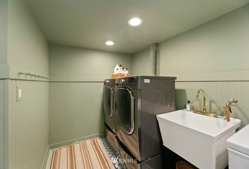 8014 20th, Seattle, Washington 98115, 3 Bedrooms Bedrooms, ,2 BathroomsBathrooms,Residential,For Sale,Hayes Park Add,20th,NWM1884249