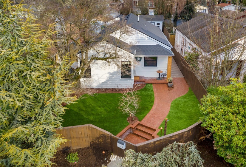 8014 20th, Seattle, Washington 98115, 3 Bedrooms Bedrooms, ,2 BathroomsBathrooms,Residential,For Sale,Hayes Park Add,20th,NWM1884249