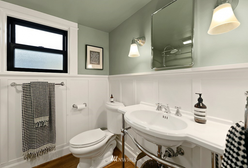 8014 20th, Seattle, Washington 98115, 3 Bedrooms Bedrooms, ,2 BathroomsBathrooms,Residential,For Sale,Hayes Park Add,20th,NWM1884249