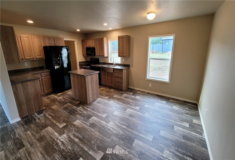 51 Freedom, Shelton, Washington 98584, 2 Bedrooms Bedrooms, ,2 BathroomsBathrooms,Residential,For Sale,Freedom,NWM1884903