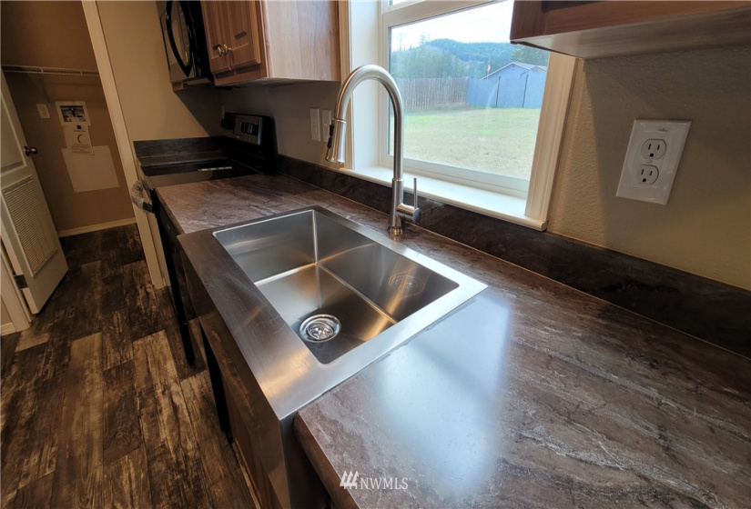 51 Freedom, Shelton, Washington 98584, 2 Bedrooms Bedrooms, ,2 BathroomsBathrooms,Residential,For Sale,Freedom,NWM1884903