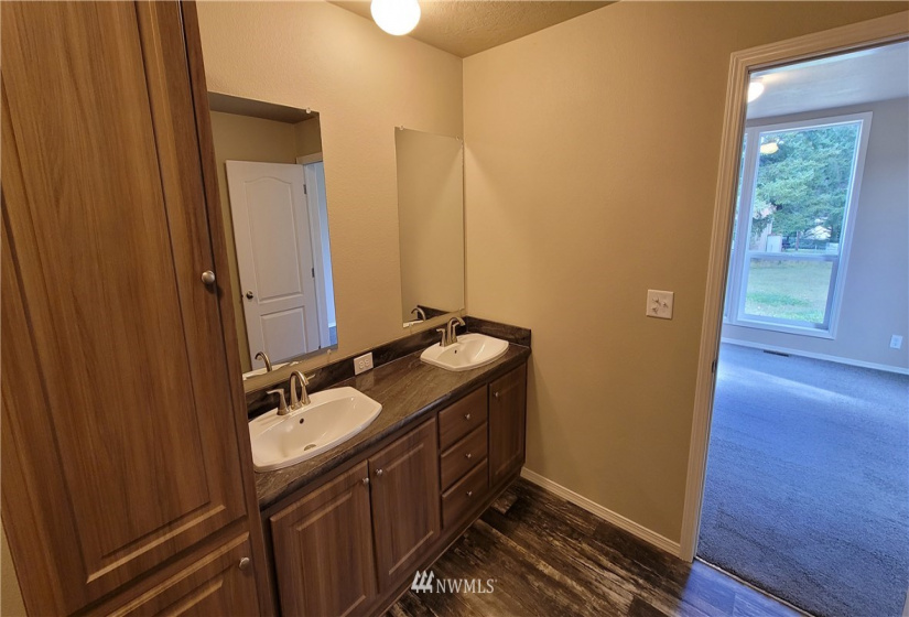 51 Freedom, Shelton, Washington 98584, 2 Bedrooms Bedrooms, ,2 BathroomsBathrooms,Residential,For Sale,Freedom,NWM1884903