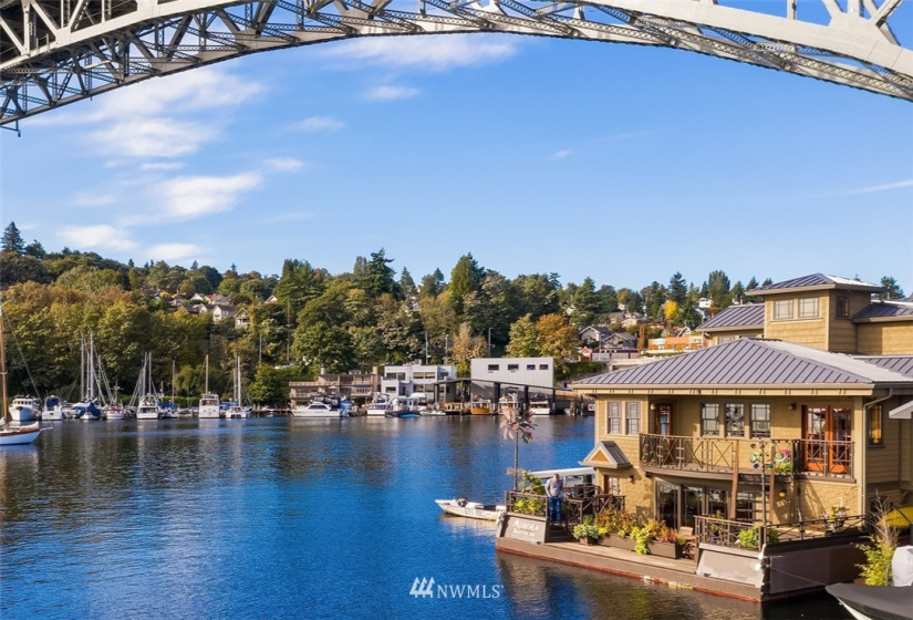 907 Northlake, Seattle, Washington 98103, 3 Bedrooms Bedrooms, ,2 BathroomsBathrooms,Residential,For Sale,Fremont Dock,Northlake,NWM1884160