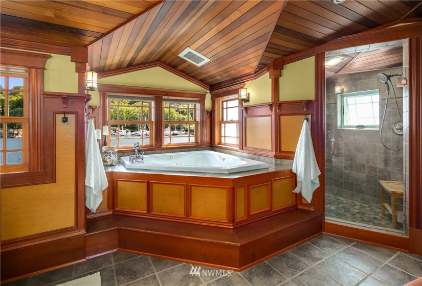 907 Northlake, Seattle, Washington 98103, 3 Bedrooms Bedrooms, ,2 BathroomsBathrooms,Residential,For Sale,Fremont Dock,Northlake,NWM1884160