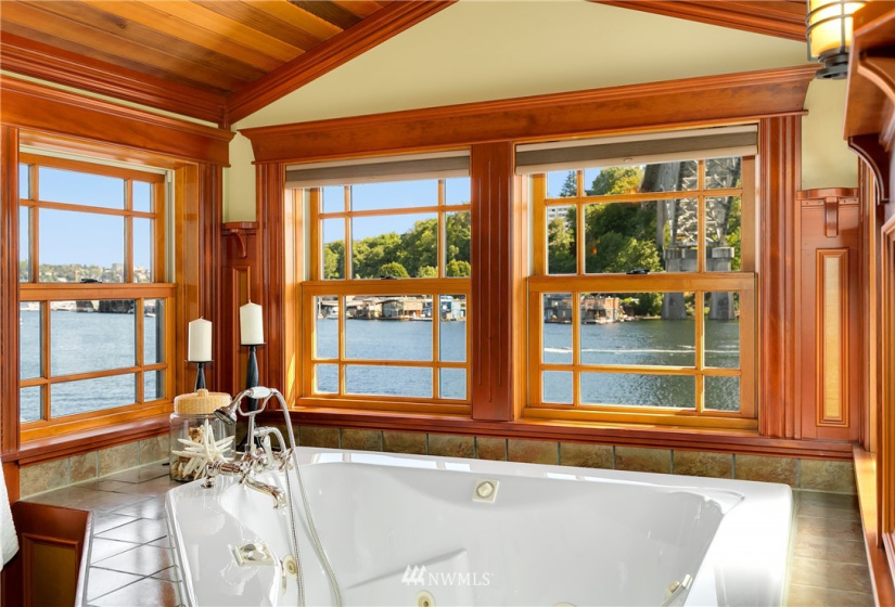 907 Northlake, Seattle, Washington 98103, 3 Bedrooms Bedrooms, ,2 BathroomsBathrooms,Residential,For Sale,Fremont Dock,Northlake,NWM1884160