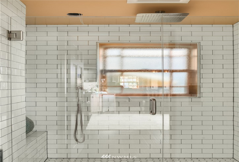 907 Northlake, Seattle, Washington 98103, 3 Bedrooms Bedrooms, ,2 BathroomsBathrooms,Residential,For Sale,Fremont Dock,Northlake,NWM1884160