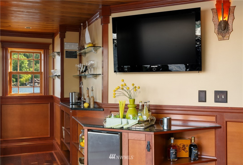 907 Northlake, Seattle, Washington 98103, 3 Bedrooms Bedrooms, ,2 BathroomsBathrooms,Residential,For Sale,Fremont Dock,Northlake,NWM1884160