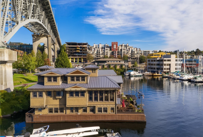 907 Northlake, Seattle, Washington 98103, 3 Bedrooms Bedrooms, ,2 BathroomsBathrooms,Residential,For Sale,Fremont Dock,Northlake,NWM1884160