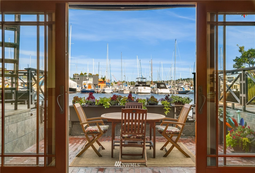 907 Northlake, Seattle, Washington 98103, 3 Bedrooms Bedrooms, ,2 BathroomsBathrooms,Residential,For Sale,Fremont Dock,Northlake,NWM1884160