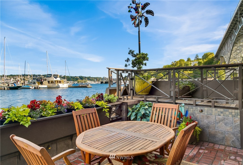 907 Northlake, Seattle, Washington 98103, 3 Bedrooms Bedrooms, ,2 BathroomsBathrooms,Residential,For Sale,Fremont Dock,Northlake,NWM1884160