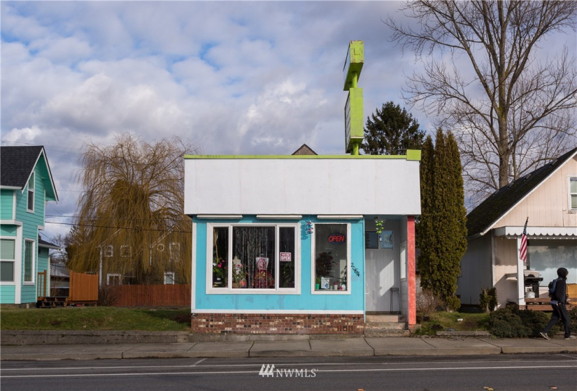 2064 Main, Ferndale, Washington 98248, ,Commercial Sale,For Sale,Main,NWM1884676