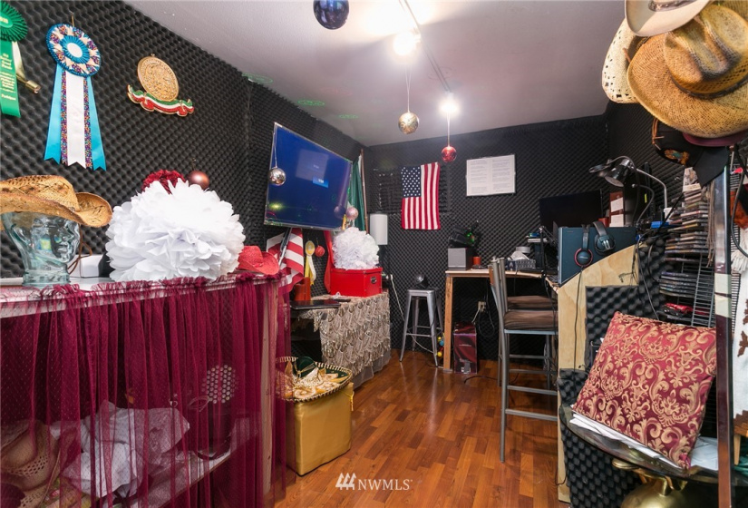 2064 Main, Ferndale, Washington 98248, ,Commercial Sale,For Sale,Main,NWM1884676