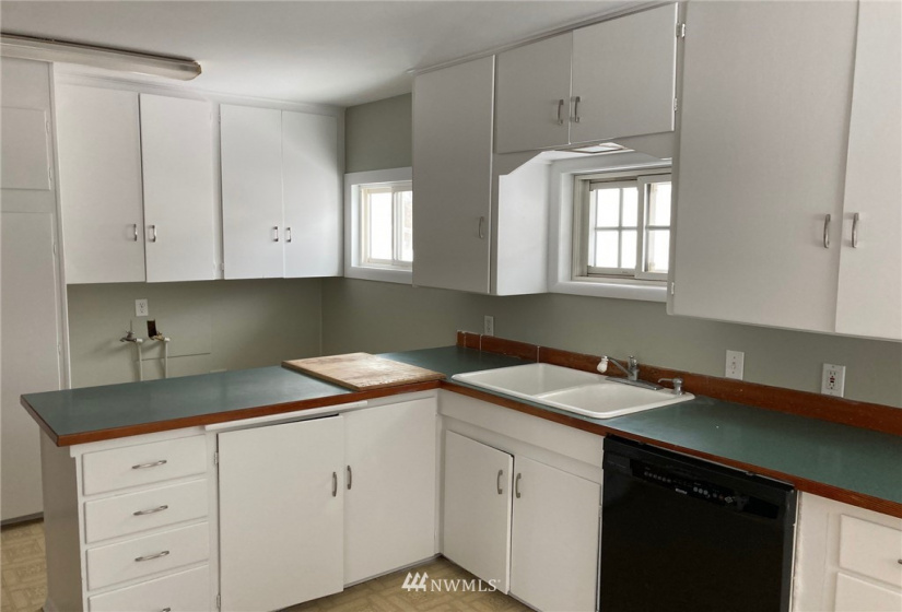 1010 First, Ellensburg, Washington 95926, 3 Bedrooms Bedrooms, ,1 BathroomBathrooms,Residential,For Sale,First,NWM1884871