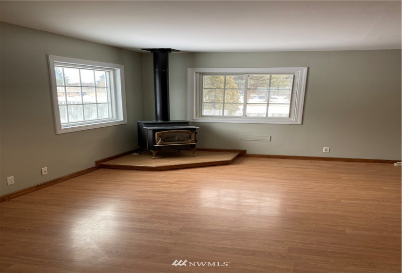 1010 First, Ellensburg, Washington 95926, 3 Bedrooms Bedrooms, ,1 BathroomBathrooms,Residential,For Sale,First,NWM1884871