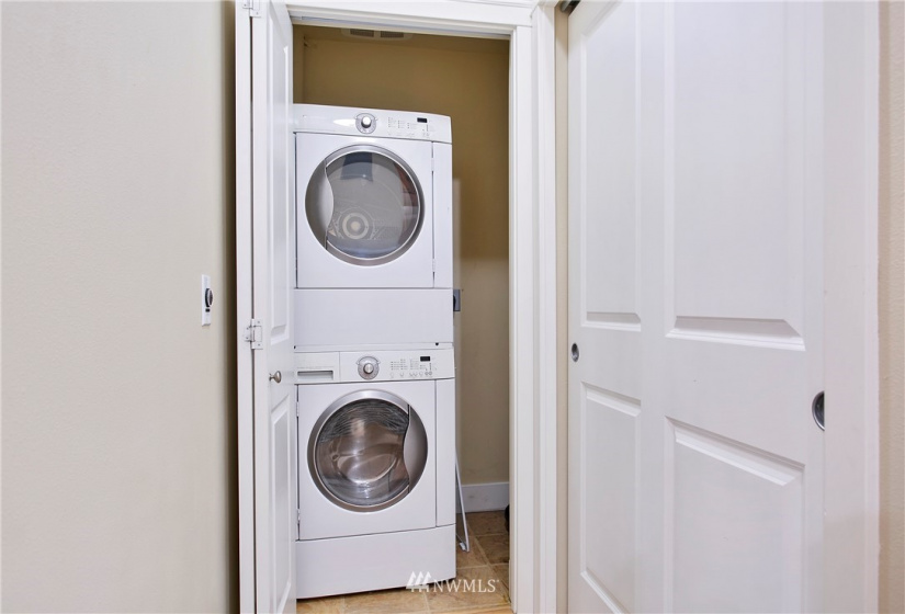 1015 Railroad, Bellingham, Washington 98225, 1 Bedroom Bedrooms, ,1 BathroomBathrooms,Residential,For Sale,Morse Square Condominium,Railroad,NWM1885005