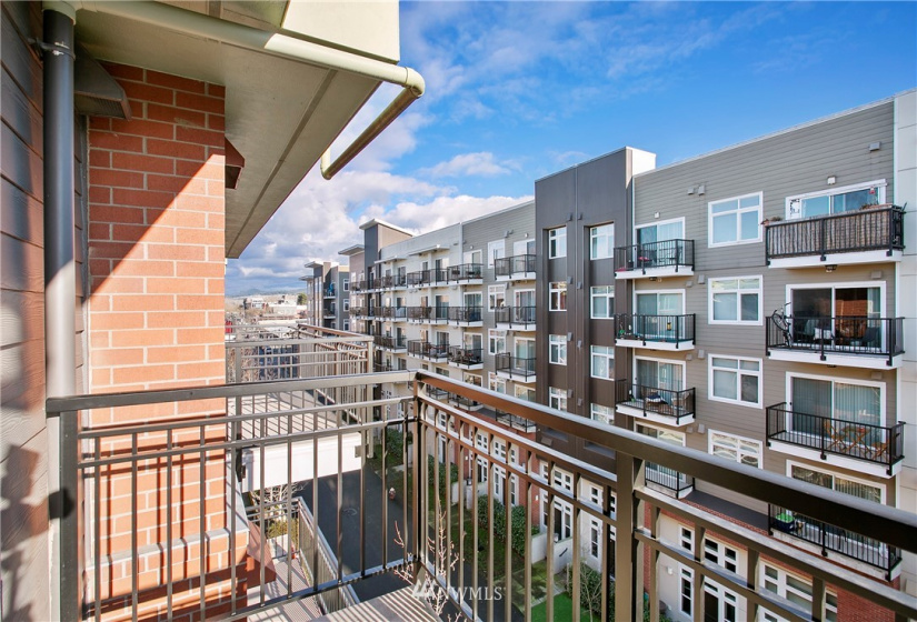 1015 Railroad, Bellingham, Washington 98225, 1 Bedroom Bedrooms, ,1 BathroomBathrooms,Residential,For Sale,Morse Square Condominium,Railroad,NWM1885005