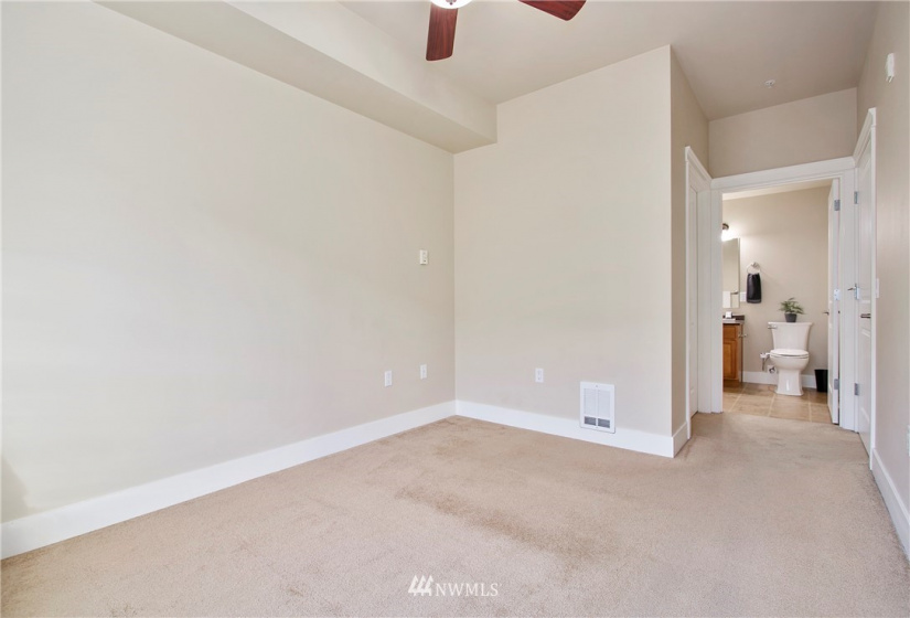 1015 Railroad, Bellingham, Washington 98225, 1 Bedroom Bedrooms, ,1 BathroomBathrooms,Residential,For Sale,Morse Square Condominium,Railroad,NWM1885005