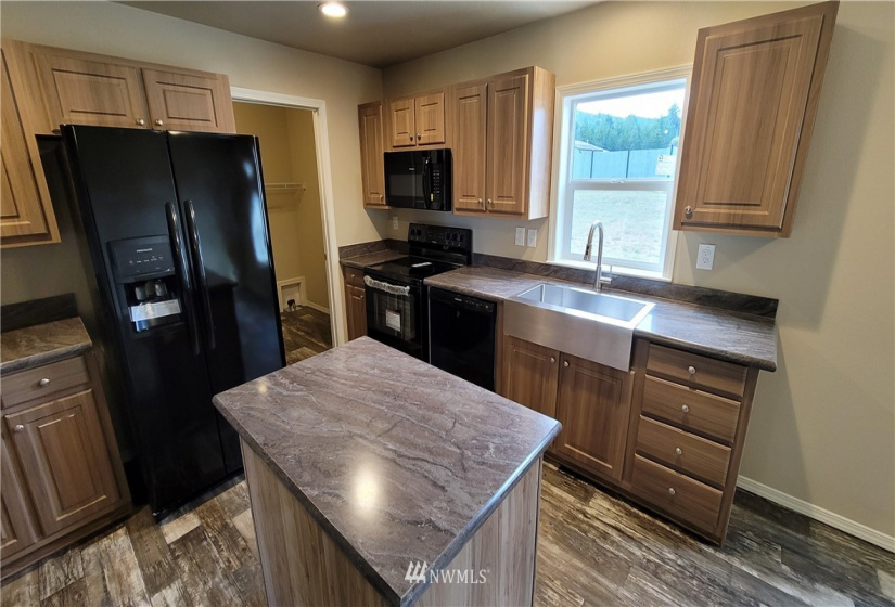 51 Freedom, Shelton, Washington 98584, 2 Bedrooms Bedrooms, ,2 BathroomsBathrooms,Residential,For Sale,Freedom,NWM1885062