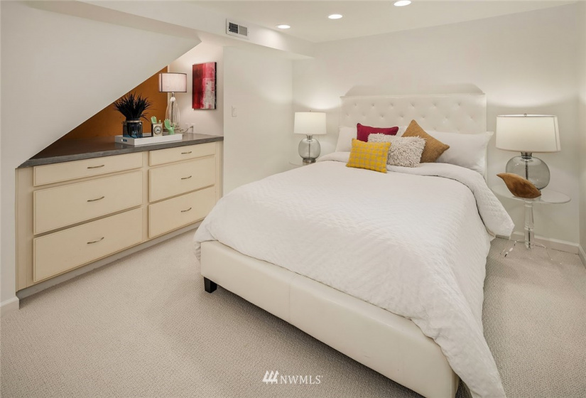 4015 Garfield, Seattle, Washington 98112, 5 Bedrooms Bedrooms, ,1 BathroomBathrooms,Residential,For Sale,Garfield,NWM1883537