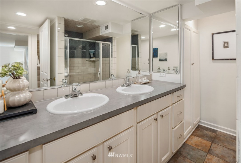 4015 Garfield, Seattle, Washington 98112, 5 Bedrooms Bedrooms, ,1 BathroomBathrooms,Residential,For Sale,Garfield,NWM1883537