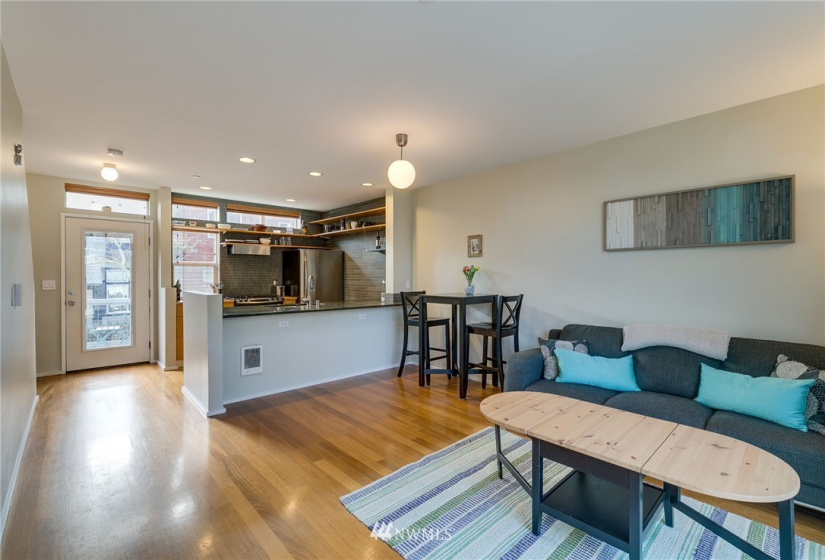 249 11th, Seattle, Washington 98102, 2 Bedrooms Bedrooms, ,1 BathroomBathrooms,Residential,For Sale,11th,NWM1884034