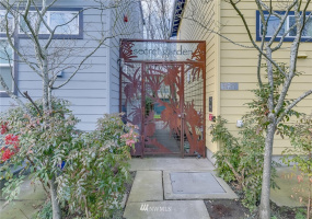 249 11th, Seattle, Washington 98102, 2 Bedrooms Bedrooms, ,1 BathroomBathrooms,Residential,For Sale,11th,NWM1884034
