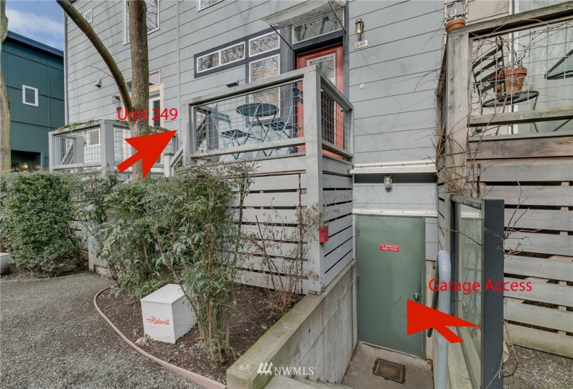 249 11th, Seattle, Washington 98102, 2 Bedrooms Bedrooms, ,1 BathroomBathrooms,Residential,For Sale,11th,NWM1884034