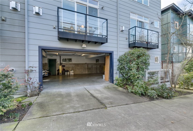 249 11th, Seattle, Washington 98102, 2 Bedrooms Bedrooms, ,1 BathroomBathrooms,Residential,For Sale,11th,NWM1884034