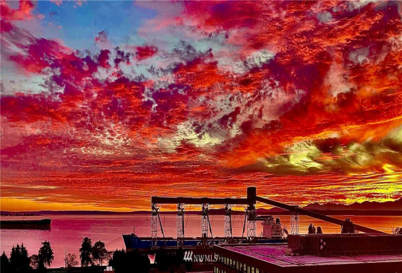 609 Mercer, Seattle, Washington 98119, 4 Bedrooms Bedrooms, ,4 BathroomsBathrooms,Residential,For Sale,Mercer Place II,Mercer,NWM1878095