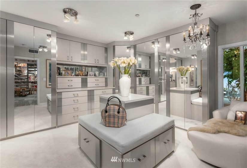 609 Mercer, Seattle, Washington 98119, 4 Bedrooms Bedrooms, ,4 BathroomsBathrooms,Residential,For Sale,Mercer Place II,Mercer,NWM1878095